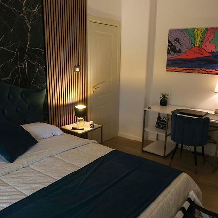 White Butterfly Home Napoli Bagian luar foto
