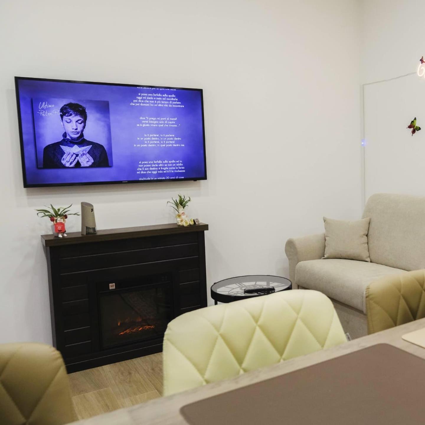White Butterfly Home Napoli Bagian luar foto