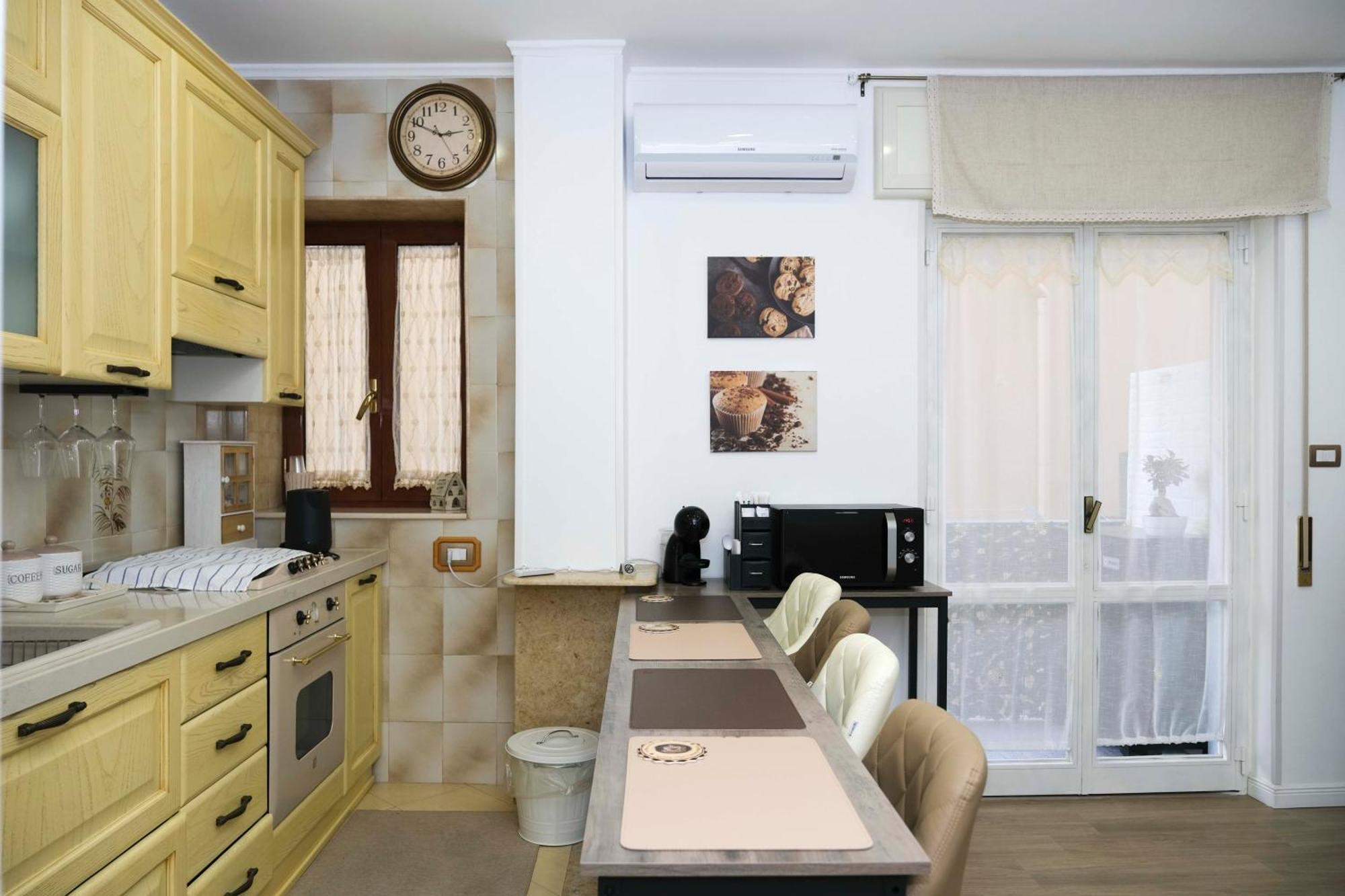 White Butterfly Home Napoli Bagian luar foto