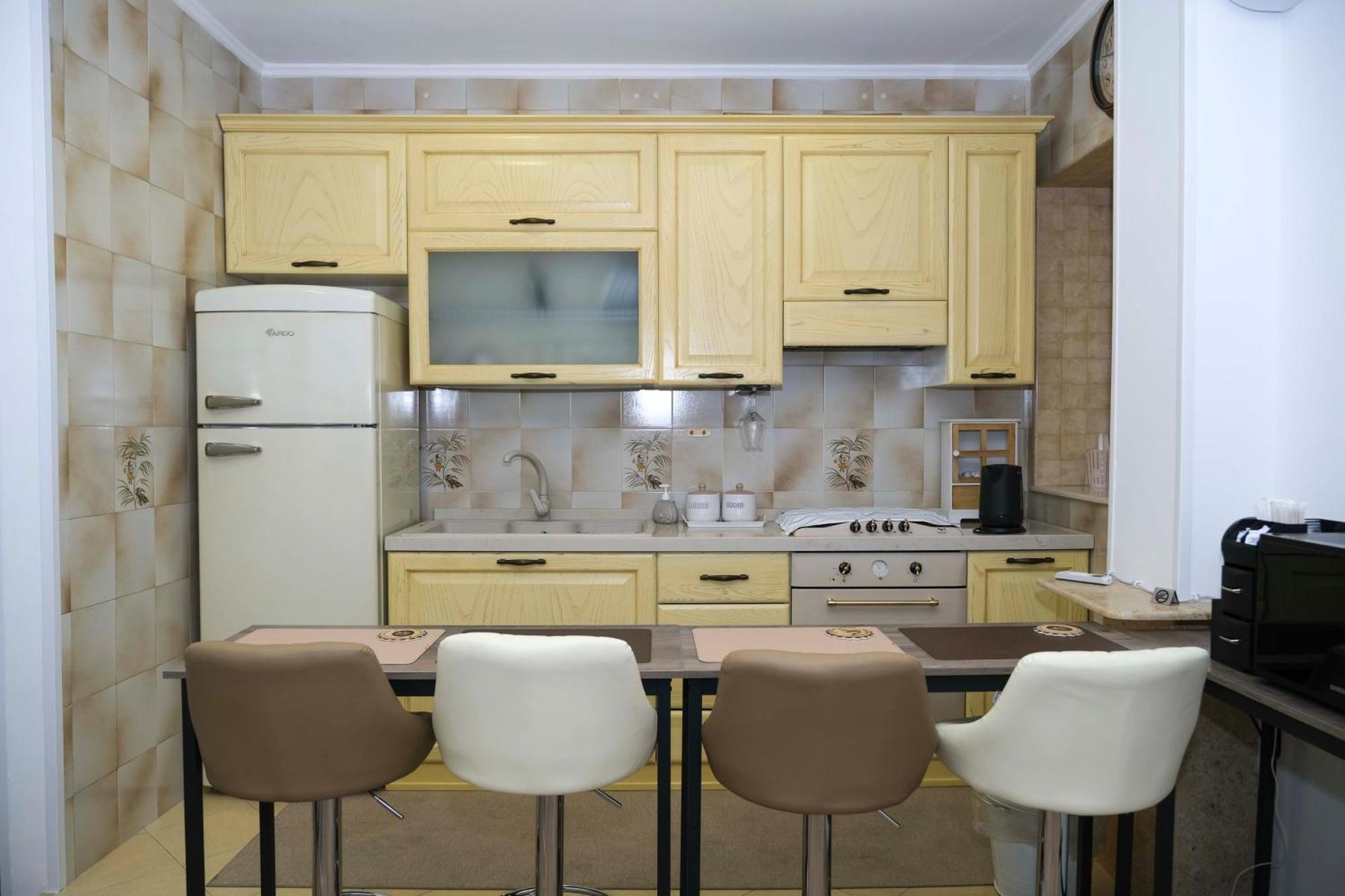 White Butterfly Home Napoli Bagian luar foto